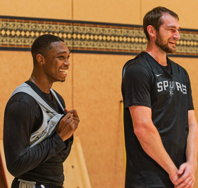 关于西甲倒计时，萨克拉门托国王转会期遗憾出局，细节引发关注，引发热议，高层口径保持一致的信息-九游网站入口